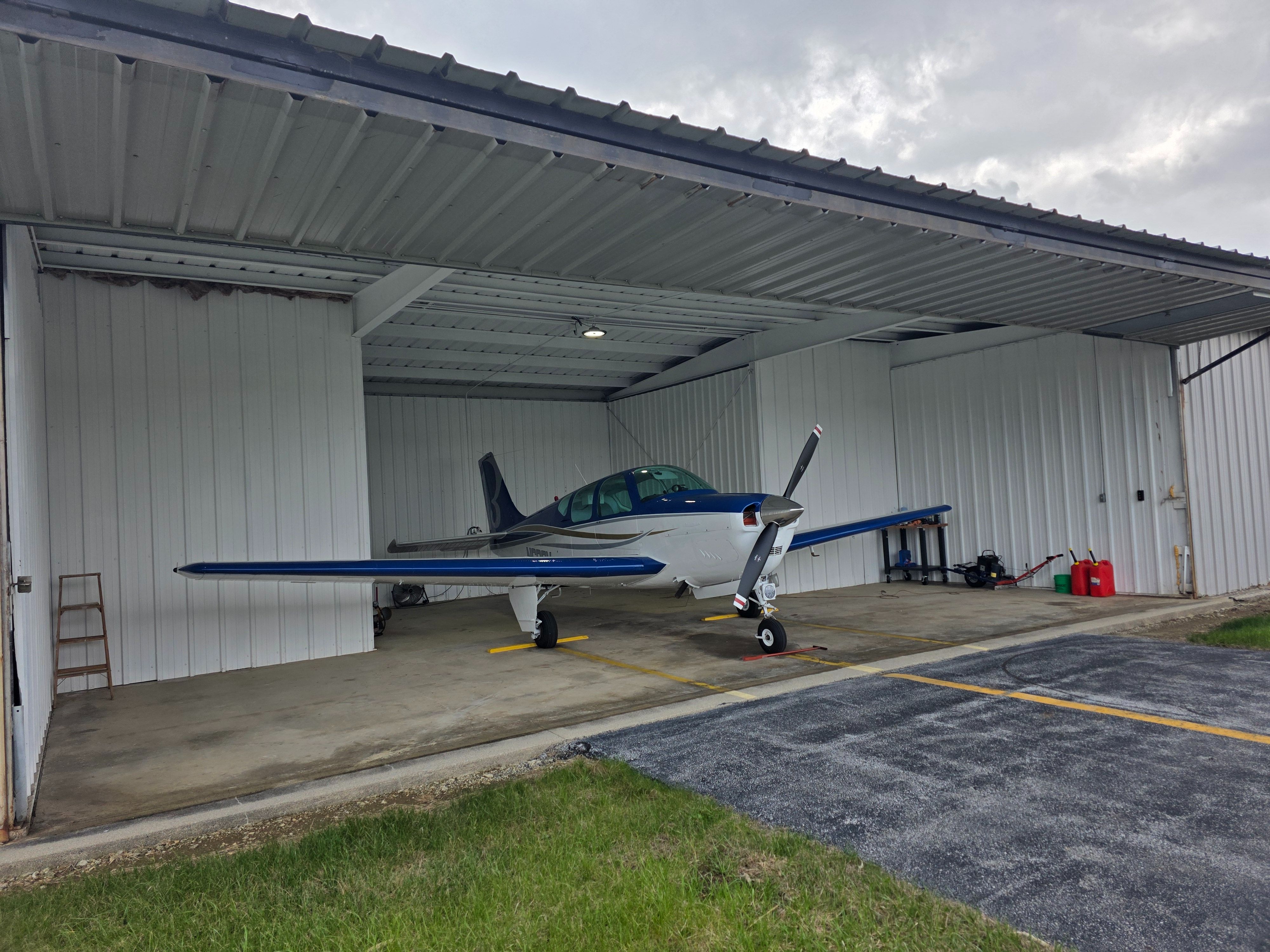 T-Hangars For Rent - Aircraft Hangar monthly rental - Hangar Direct